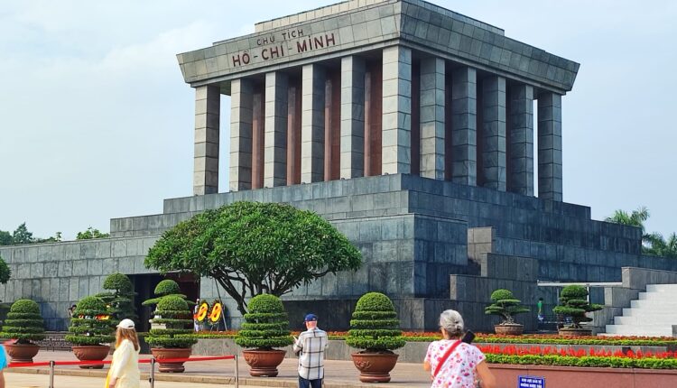 vietnam monumento hot chi min