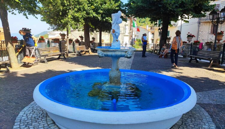 FONTANA GIARDINI PUBBLICI JENNE RESTAURATA