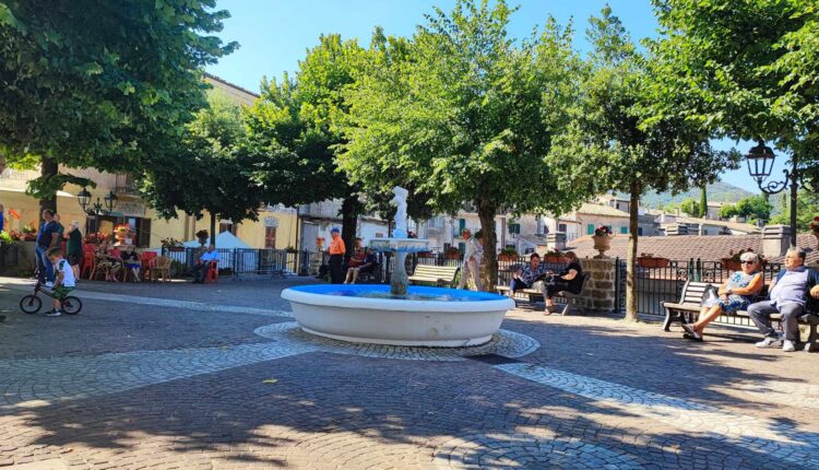 fontana giardini pubblici jenne