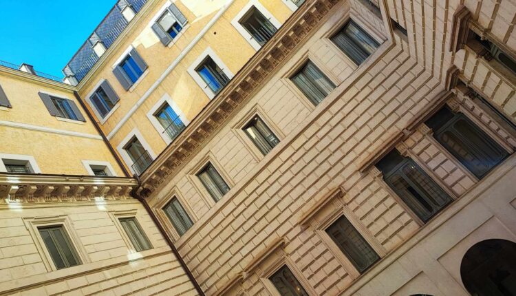 cortile palazzo giustiniani roma