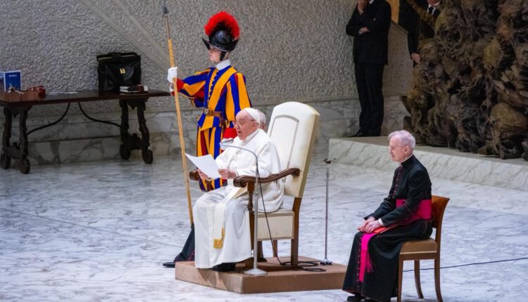 papa francesco sala nervi dicembre 2023