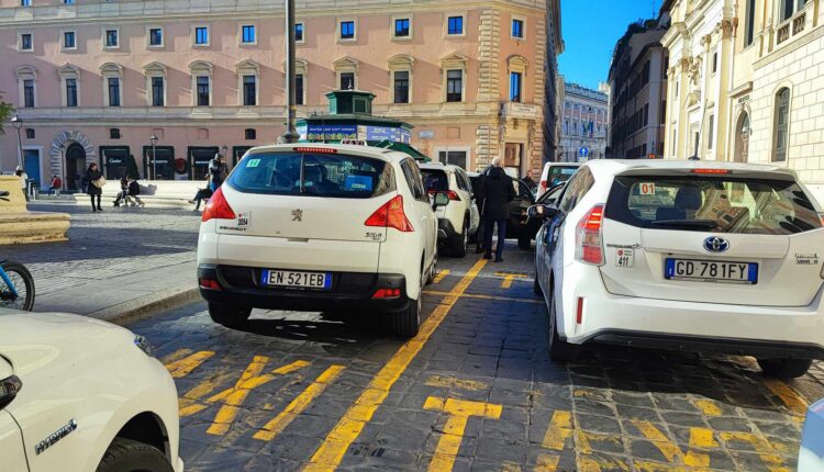 taxi roma piazza san silvestro