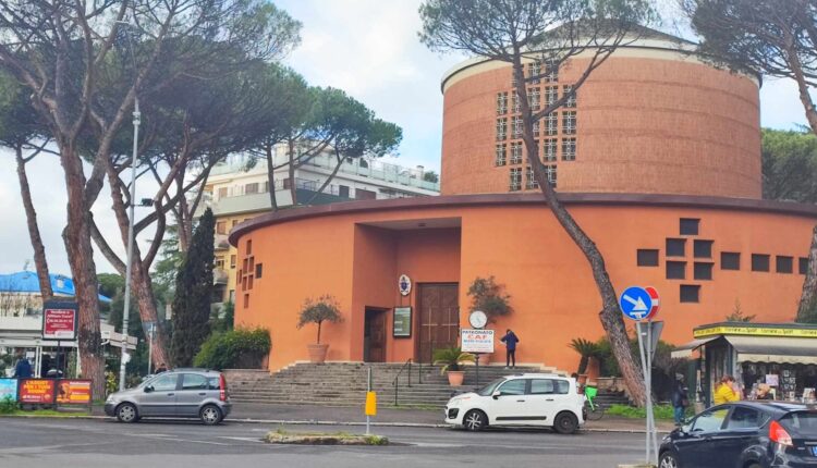 Chiesa di Santa Chiara Piazza Giuochi Delfici Roma